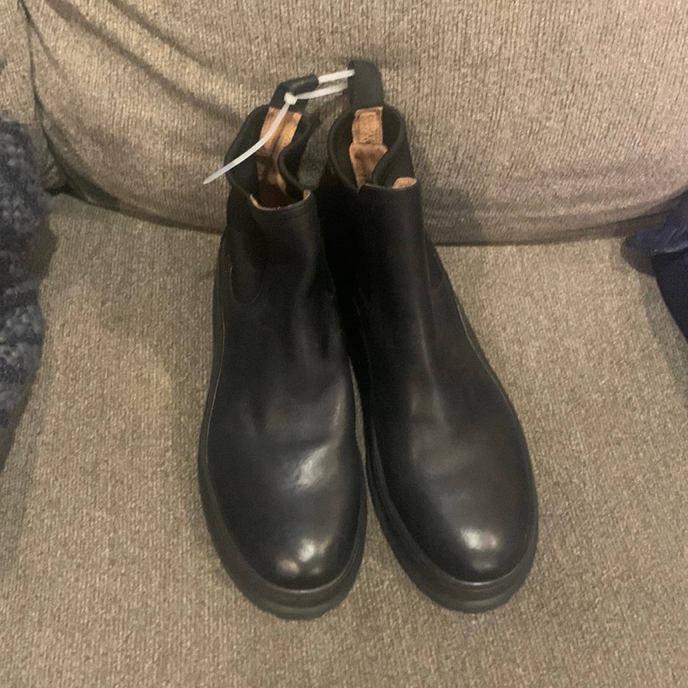 Madewell leather boots/ brand new never worn.  Black leather rubber sole